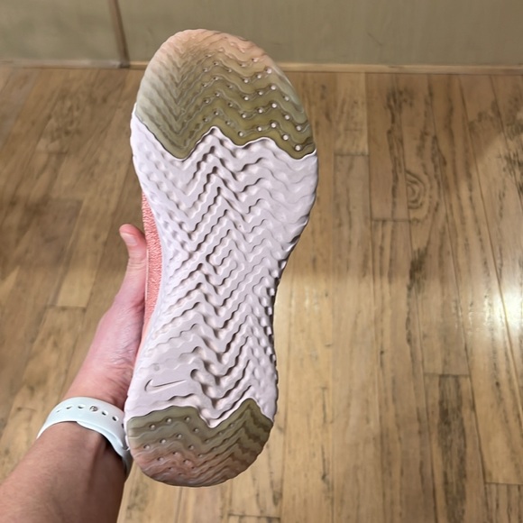 Nike Epic React Flyknits. Size 8. Pink - Picture 7 of 8